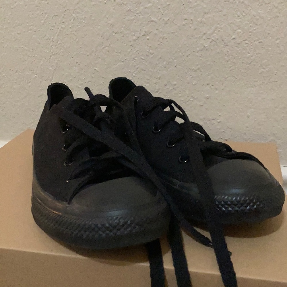 Girls Converse size 2
